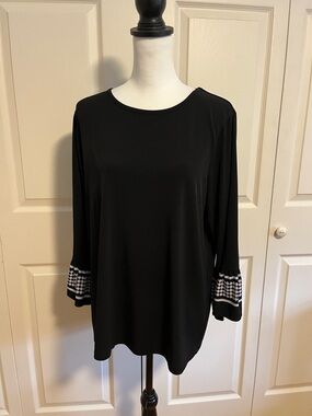 MICHAEL Michael Kors Black Long Sleeve Top with Contrast Dot Cuffs, size OX